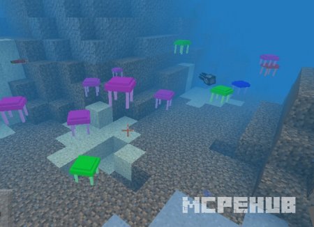 Разноцветные медузы под водой