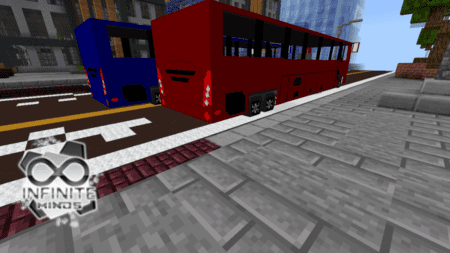 Красный и Синий автобусы, едущие по городу