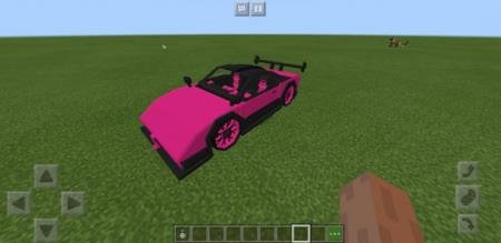 Розовый спортивный автомобиль Пагани Зонда