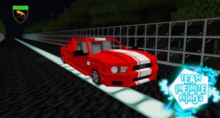 Красный культовый автомобиль Ford Mustang 2010