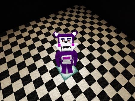 Аниматроник в виде фиолетового медведя смотрит на игрока