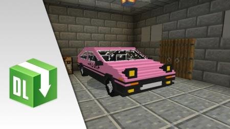 Розовый автомобиль Тайота Труено в гараже