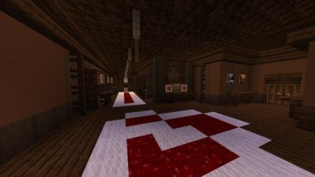 Длинный коридор с красным ковром