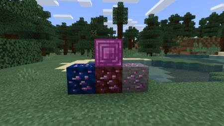 Представление блока розового сапфира и блоков, в которых может генерироваться руда розового сапфира