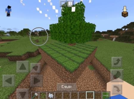 Игрок сжимает небольшую область земли с деревом