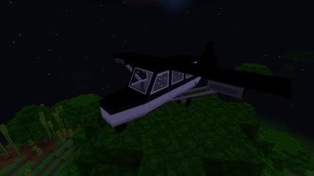 Черный оттенок самолета