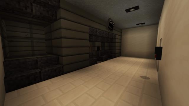 Светлый коридор с темной стеной с одной стороны