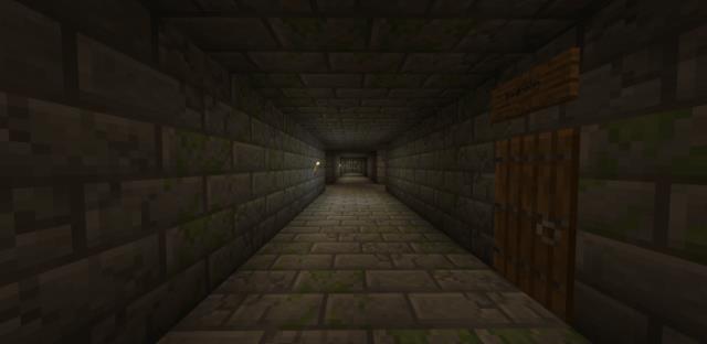 Очень длинный каменный коридор