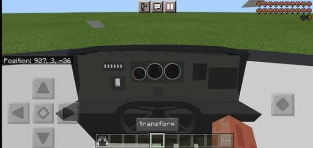 Игрок внутри летающей машины