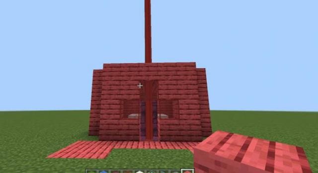 Красный домик из дерева