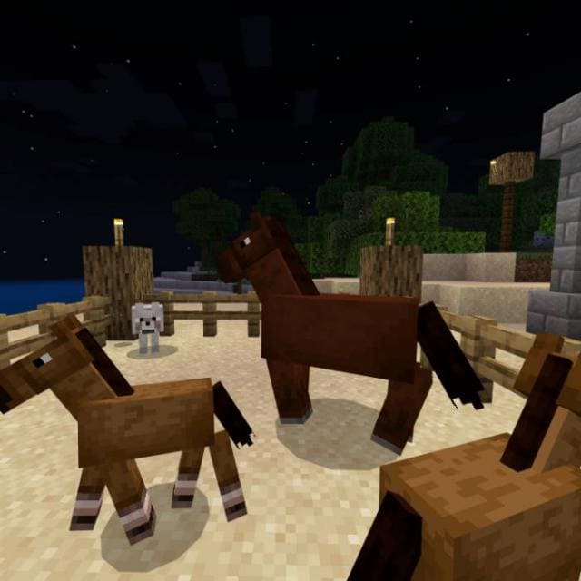 Лошадки рядом с волком