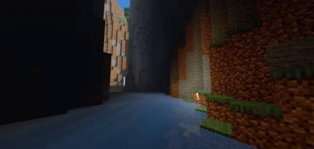 Одинокий факел в большой пещере