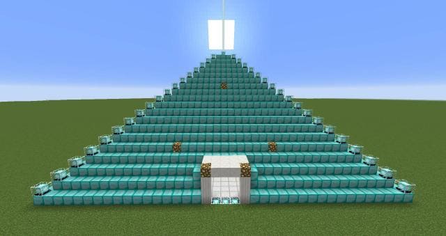 Вид на алмазную пирамиду спереди