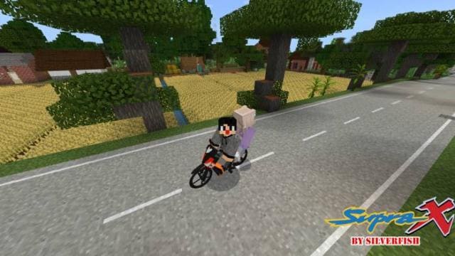 Игрок едет на мотоцикле