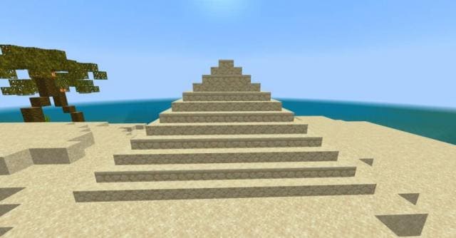 Пирамида в пустыне