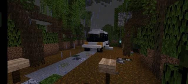 Автобус в лесу