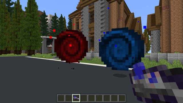 Синий и красный портал на улице