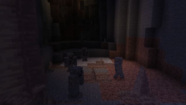 Рудные монстры в пещере