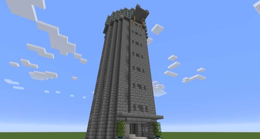 Прибрежный маяк вид снизу