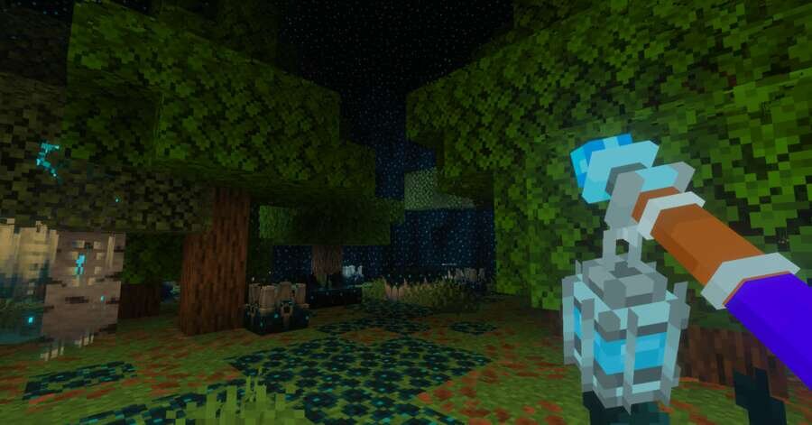 Оружие в руке игрока