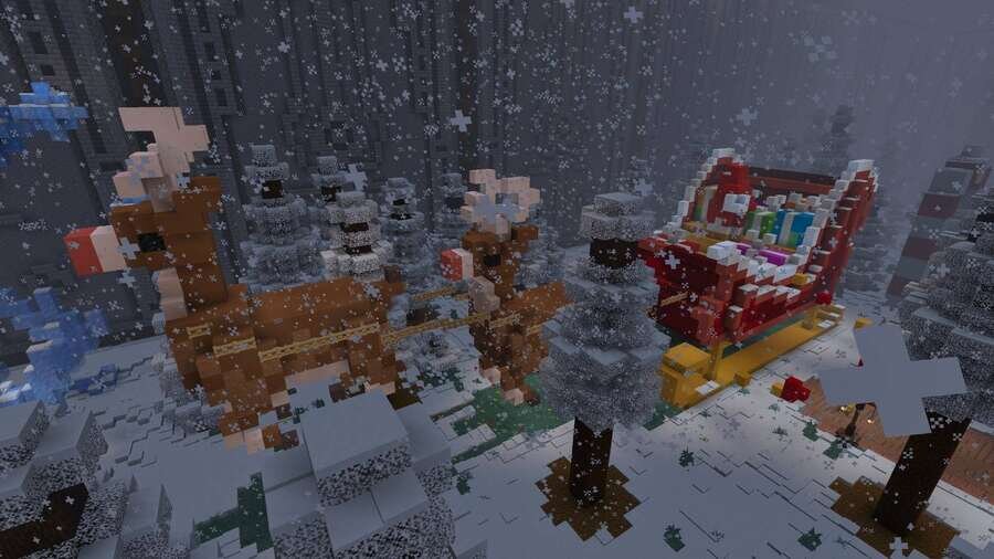 Огромные скульптуры Саней Деда Мороза