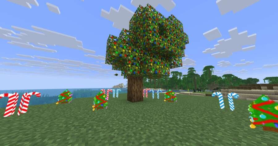 Дерево с игрушками