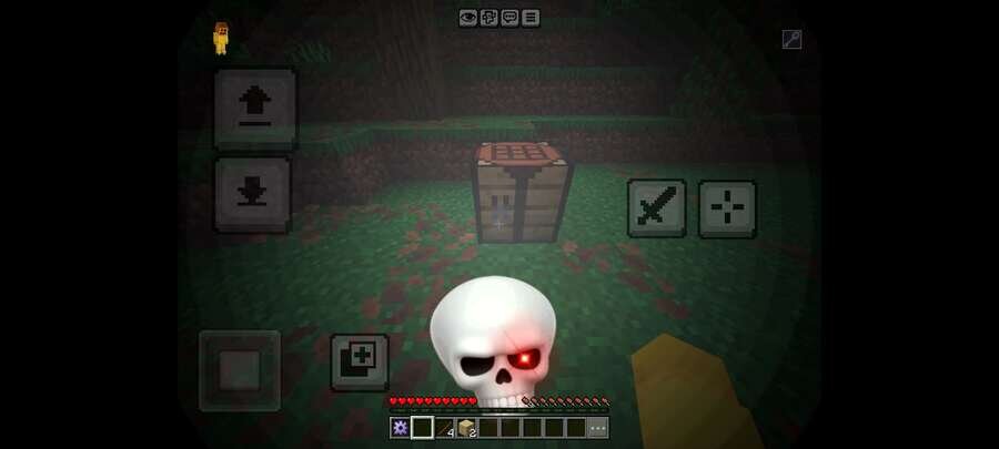 Череп над инвентарем быстрого доступа