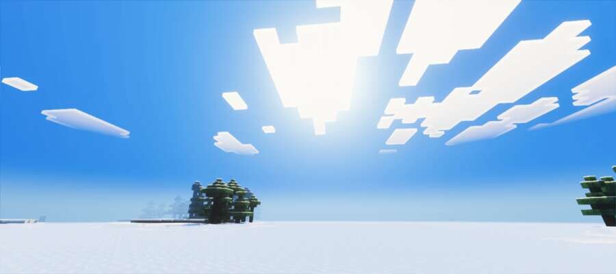 Яркий свет Солнца за облаками