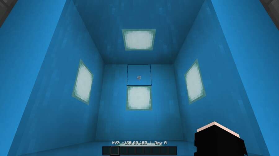 Морские фонари на стене