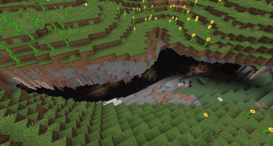 Большое ущелье рядом с деревушкой