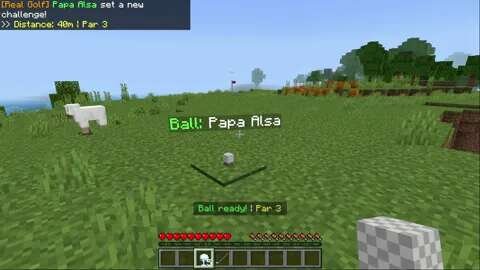 Мяч для гольфа на коврике