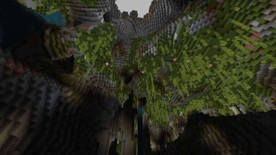 Пышная пещера прямо внутри глубокой расщелины