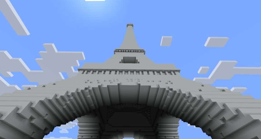 Эйфелева башня вид снизу