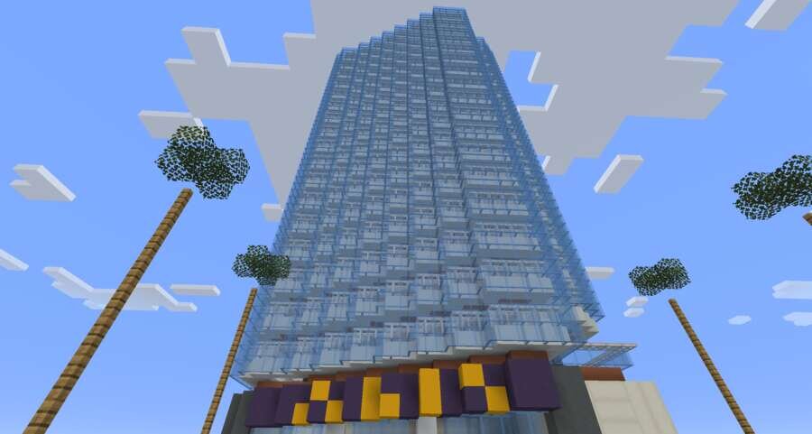 Синий небоскреб вид снизу